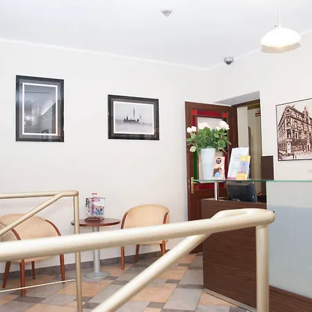 Red Brick 3*