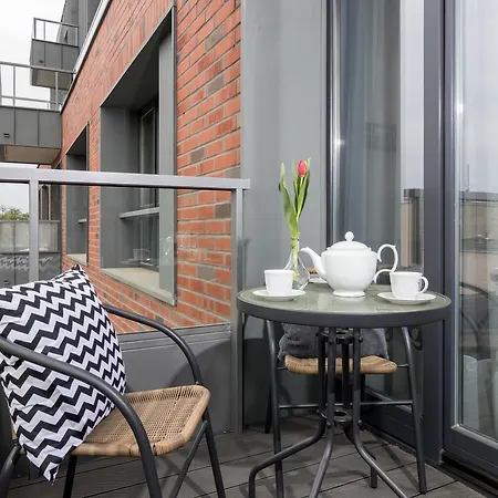 Wawrzynca With Parking Apartment