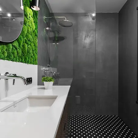 Moss Apartment *