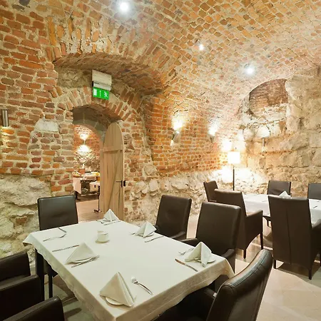 Unicus Old Town - Destigo 4* Krakow