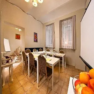 Leone Aparthotel 3*