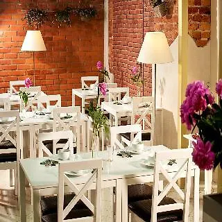Leone Aparthotel 3*
