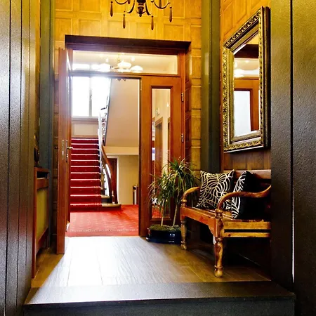 Columbus Hotel