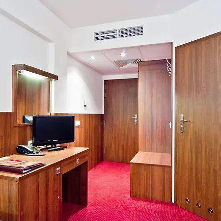 Hotel Alexander 3*