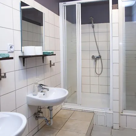 City Hostel *