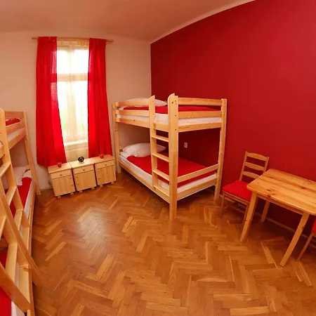 Hostel Dragon Aparthostel Senatorska Kraków