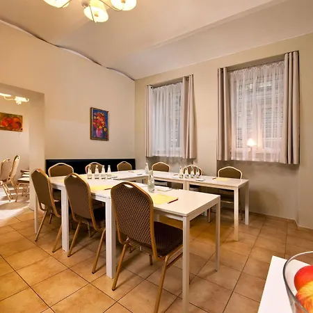Leone Aparthotel