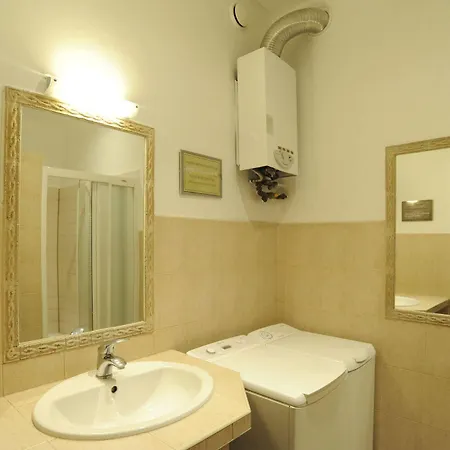 Deco Hostel