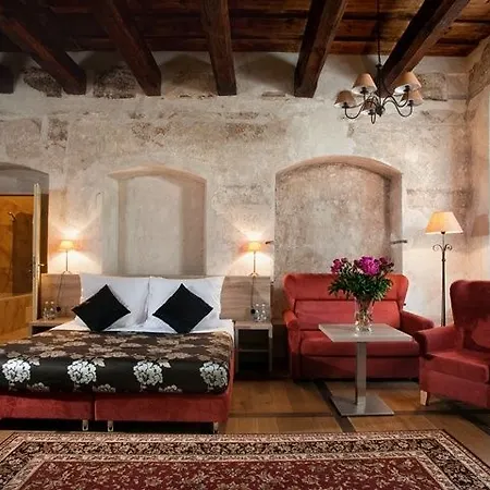 Santi Hotel 4*