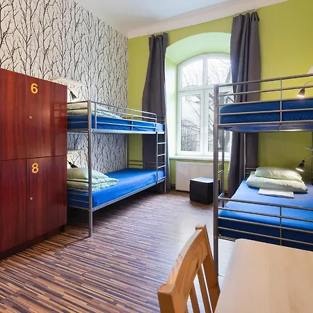 Atlantis Hostel *