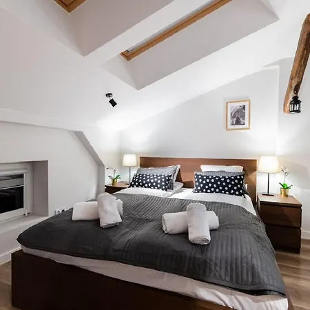 Apart Otel Dietla 99 - Ideal Location - In The Heart Of