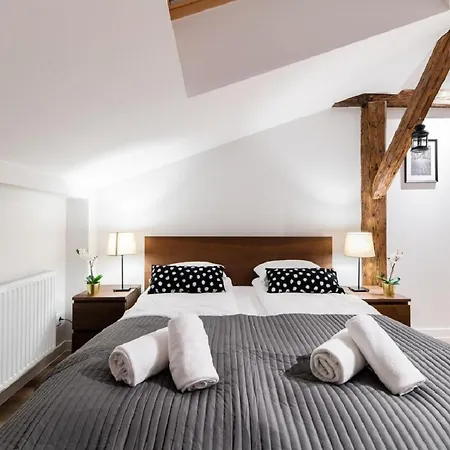 Dietla 99 - Ideal Location - In The Heart Of