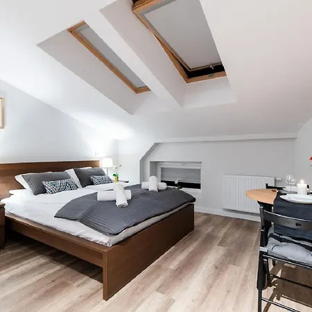 Dietla 99 - Ideal Location - In The Heart Of