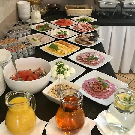 佩特鲁斯酒店 3*