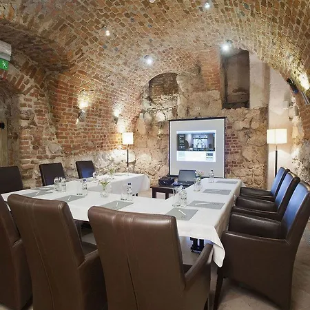 Hotel Unicus Old Town - Destigo
