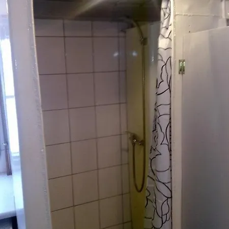 Barka Basia Hotel na wodzie *