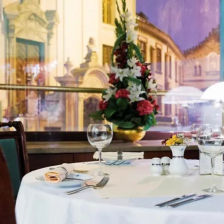 Otel H15 Francuski Old Town - Destigo 5*