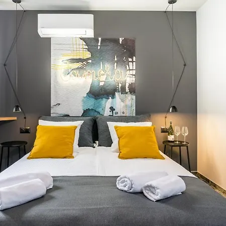 Apartament Camera Apartments