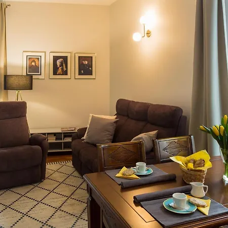 Modern In Old City Aparthotel