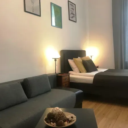 Amber Guest Aparthotel 2*