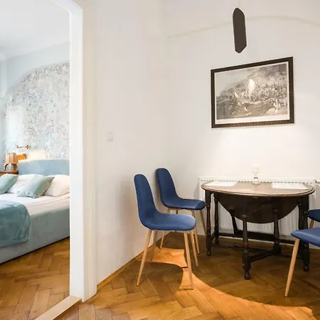 Bonjour Apart Old Town Apartment