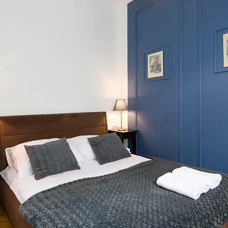 Bonjour Apart Old Town Apartment