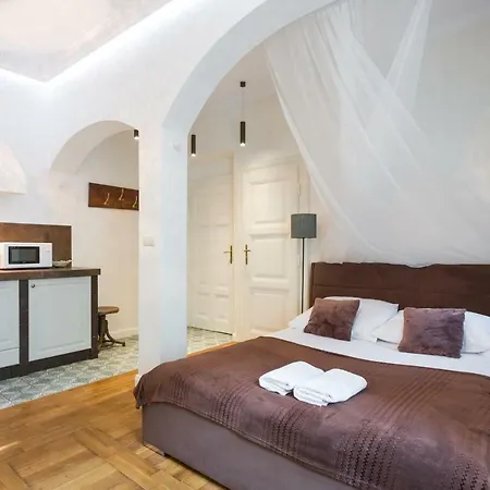 Bonjour Apart Old Town Apartment *