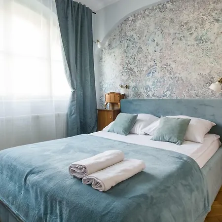 Bonjour Apart Old Town Apartment