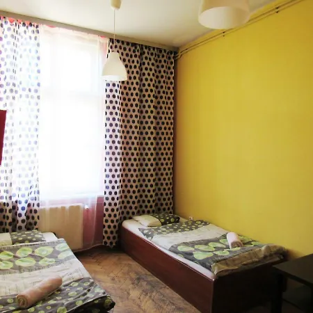 Shishkin Art Hostel *