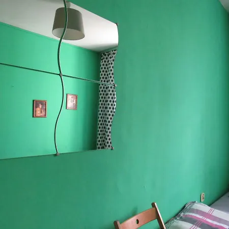 Shishkin Art Hostel *
