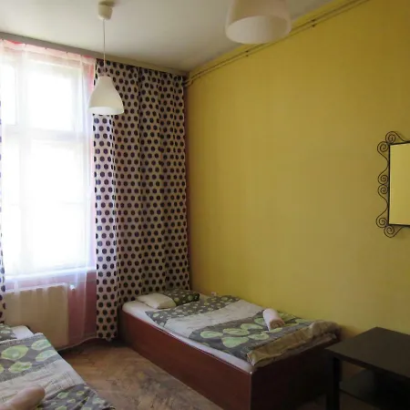 Shishkin Art Hostel *