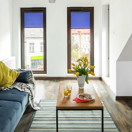 Garden Apartment *