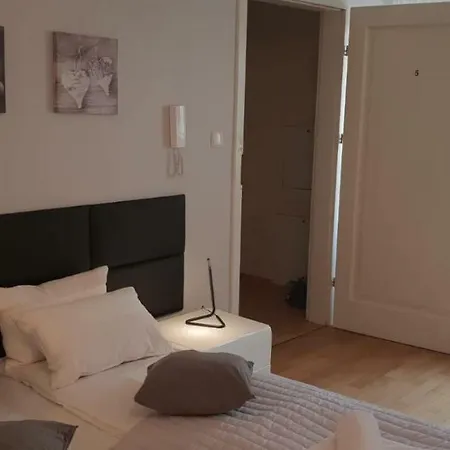 Old Aparthotel