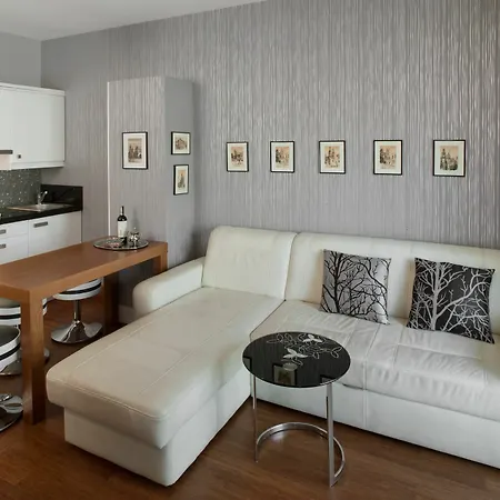 Parkside Old Town Aparthotel 3*
