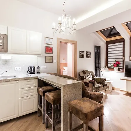 Aparthotel Parkside Old Town 3*