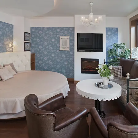 Parkside Old Town Aparthotel 3*