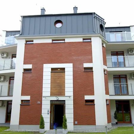 Garden Apartment *