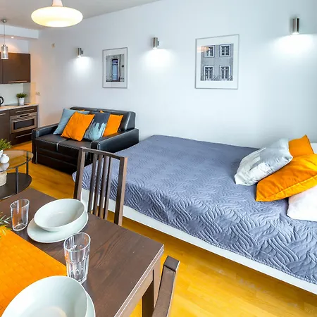 Friendhouse - Center Apartman *