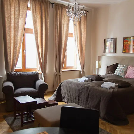 Apartment Lounge *