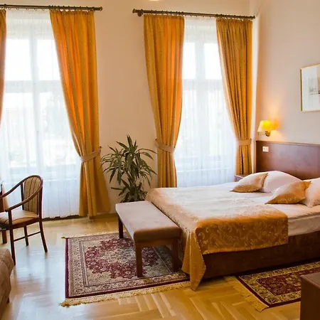 Polonia 3*
