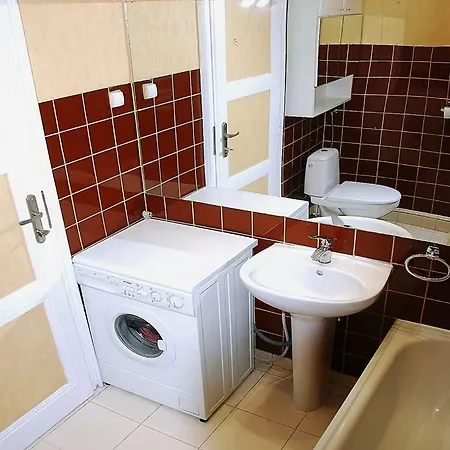 Spacious In The Heart Of Apartment