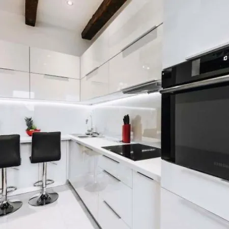 Centre Apartments-old Town Apartment