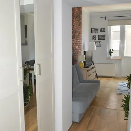 Apartment Mazowiecka 11 *