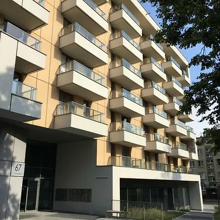 Shoq With Private Parking Apartamento Cracovia
