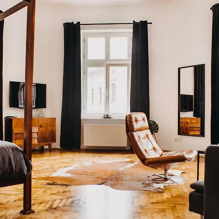 Apartment Michalowskiego 11 *