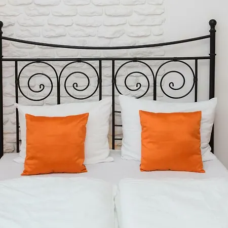 Bright And Charming- Golden Apartments&D8B *