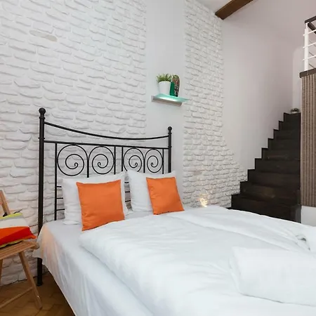 Bright And Charming- Golden Apartments&D8B * Krakow