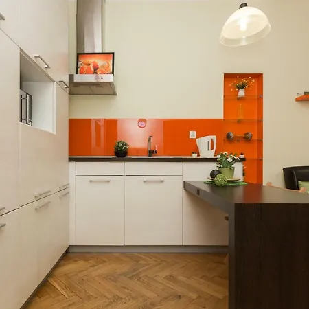 Bright And Charming- Golden Apartments&D8B