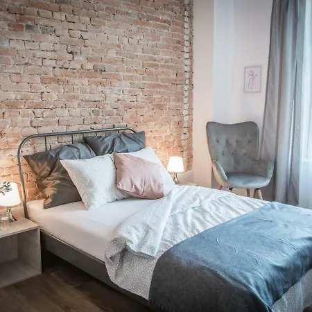 Homestay Lion - Silver
