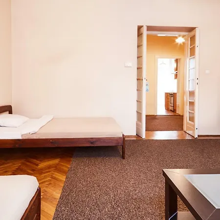 Calm Pedzichow Street Apartment *